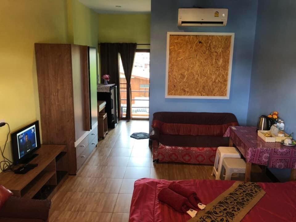 โรงแรมแสนดีเพลส เมาเท่นวิว จอมทอง المظهر الخارجي الصورة